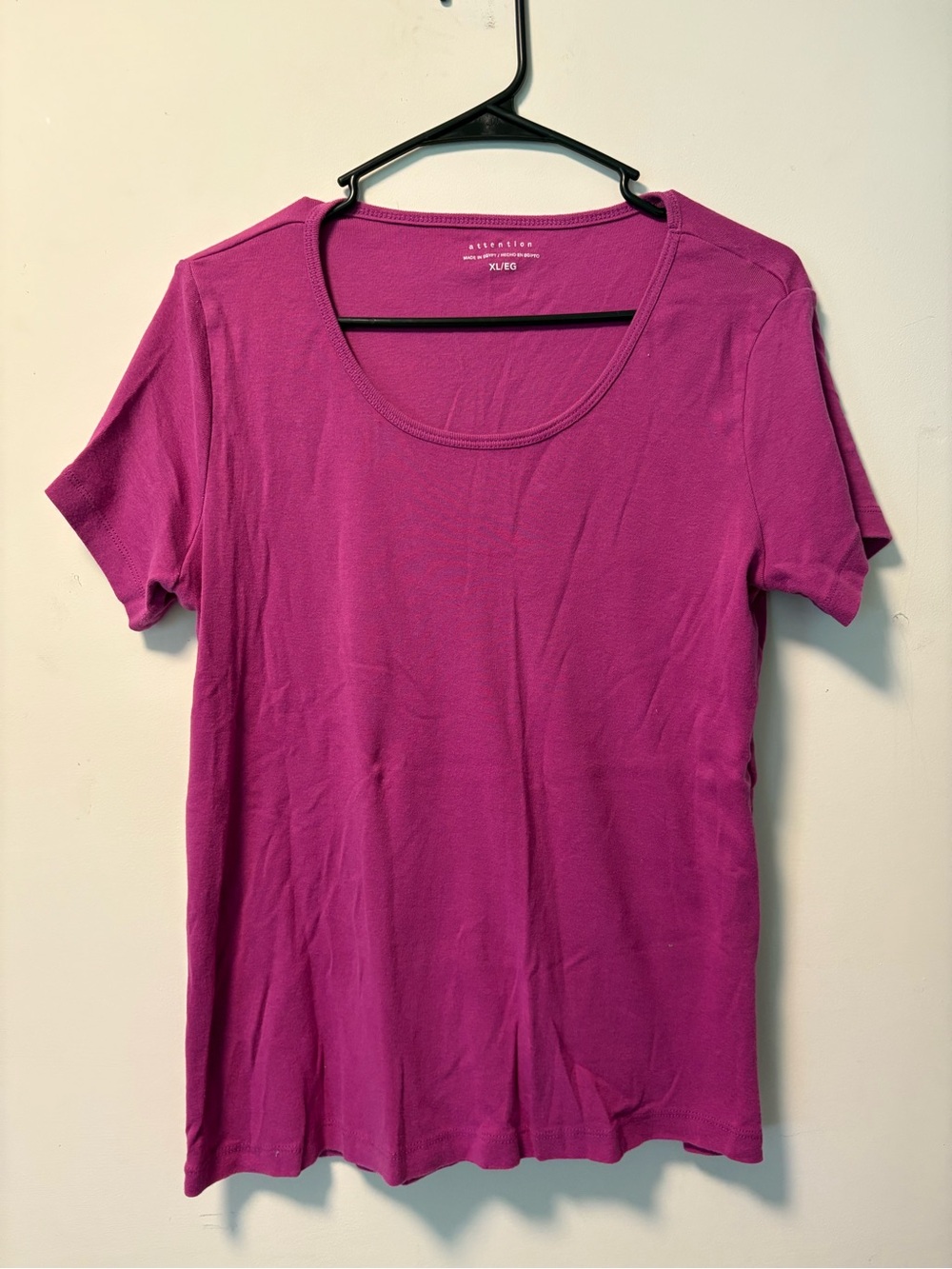 attention Scoop Neck Short Sleeve Tee - Magenta Pink